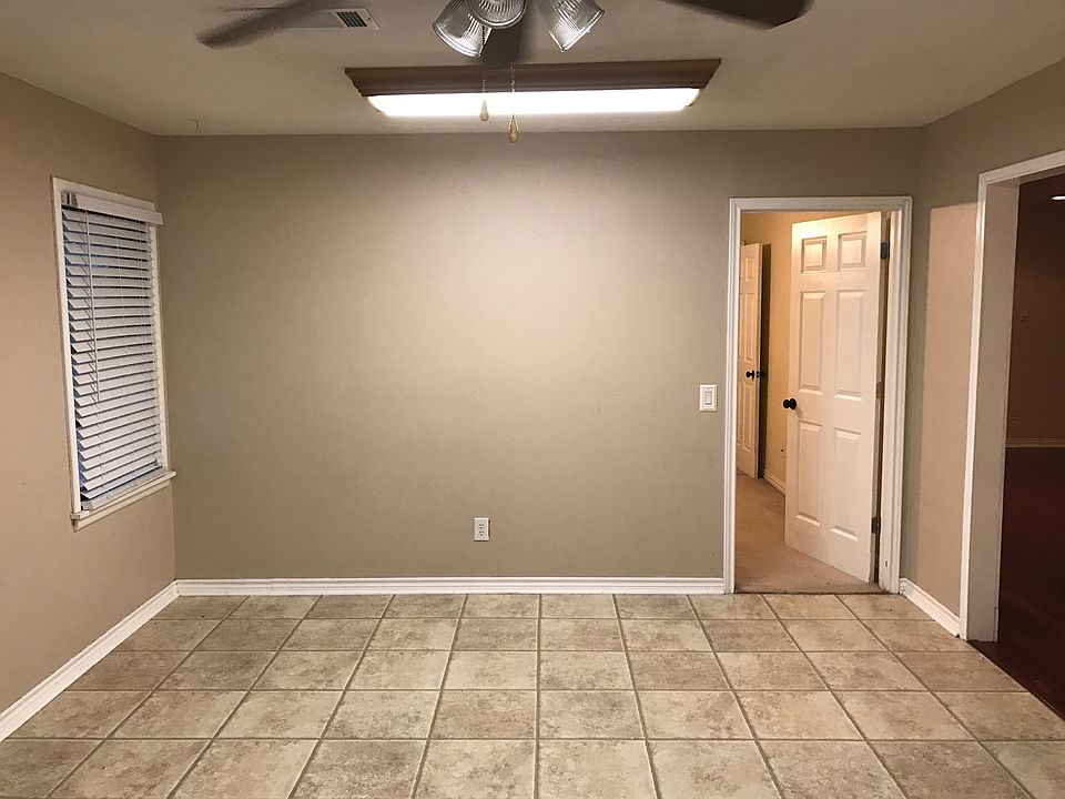 Oversize kitchen/dining room