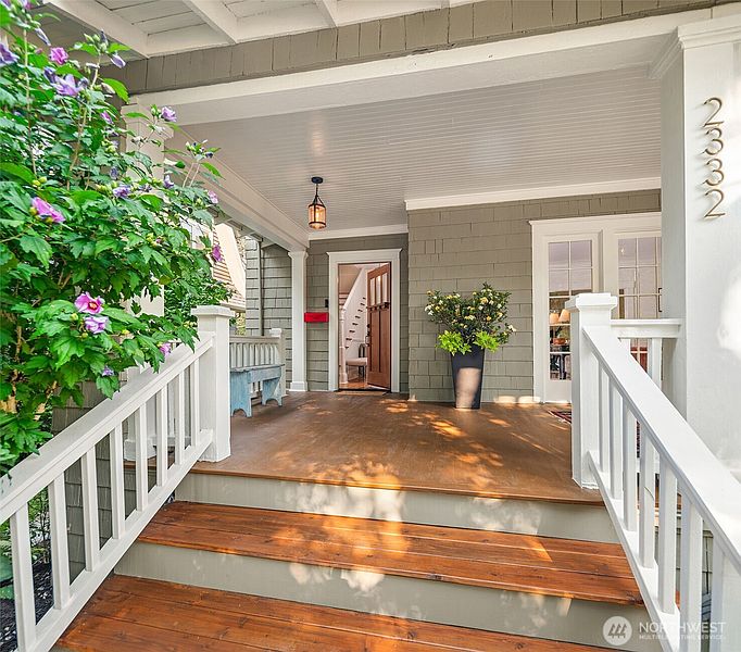3rd image of 2332 33rd Avenue S