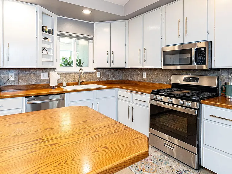 3650 N Loma Vista Dr — Photo 44