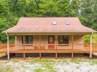 154 Beary Cozy Ln, Hendersonville, NC 28792