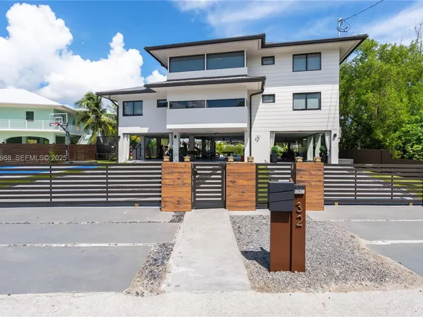 32 N Bounty Ln, Key Largo, FL 33037