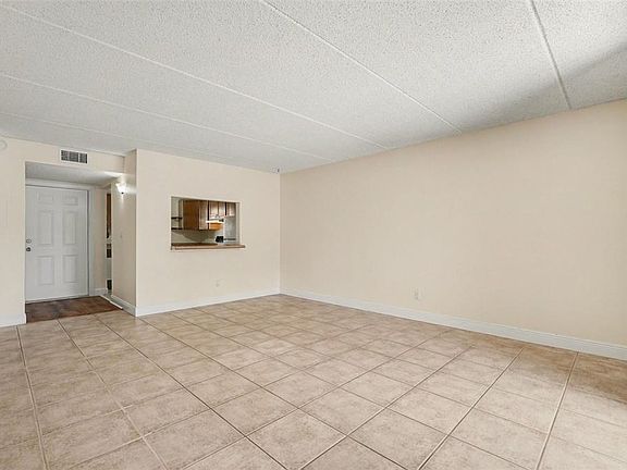 5th image of 2845 SOMERSET PARK DRIVE #101