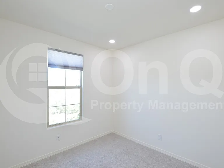 9114 S 167th Dr — Photo 15