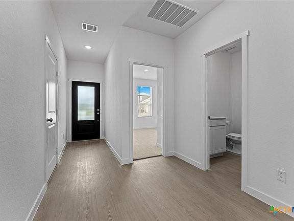 5th image of 736 Horsetail Ln