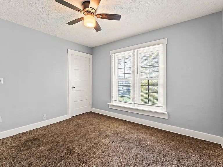 181 W Norman Ave — Photo 27