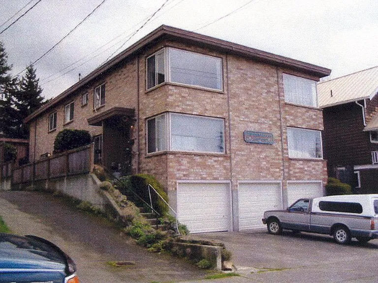2822 14th Ave W — Photo 1