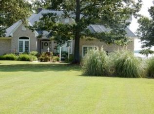 104 E Camp Perry Rd, Hertford, NC 27944