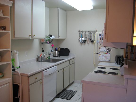 3rd image of 1210 Geraldine Way APT 101