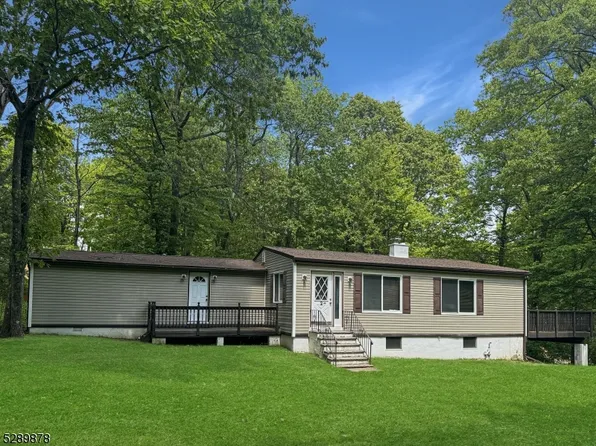 65 Paddock Ave, Vernon Twp., NJ 07422