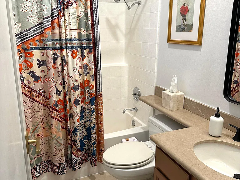 945 N Hudson Ave #204 — Photo 7