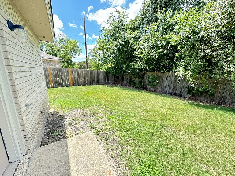 4409 Mattie Dr — Photo 15