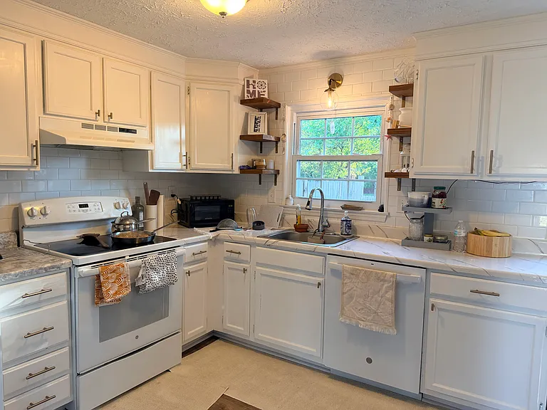 3016 N Dale Ln — Photo 1