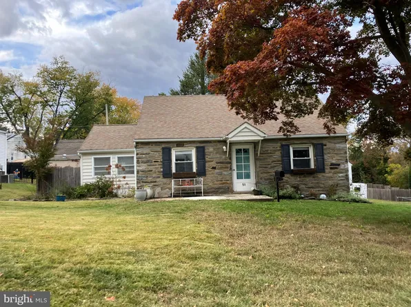 51 Bunting Ln, Aston, PA 19014