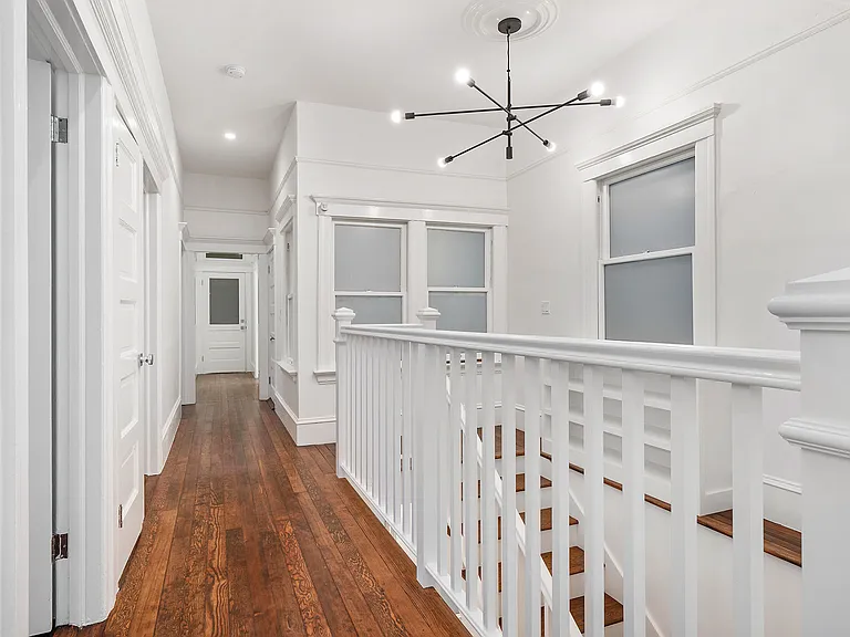 547 Union St — Photo 39