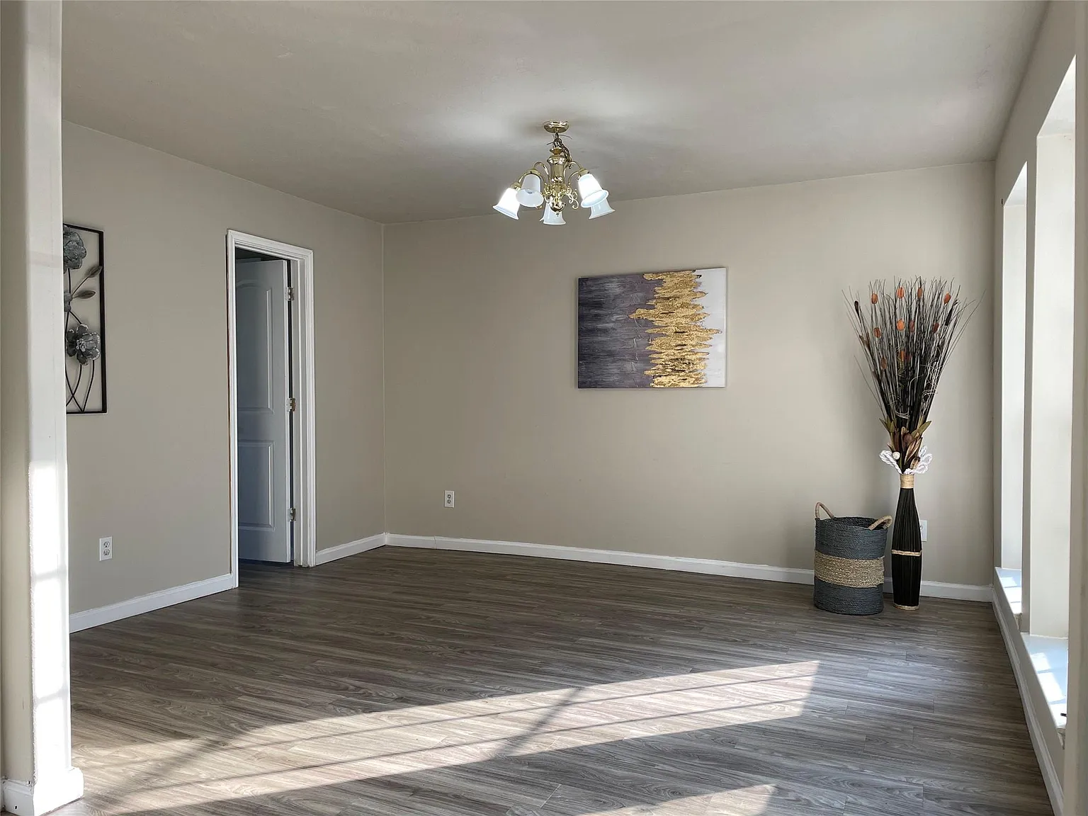 4 bed, 2.5 bath, 2275 sqft, $1,950 — Photo 3