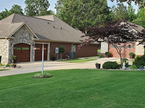 5th image of 5440 Plantation Dr