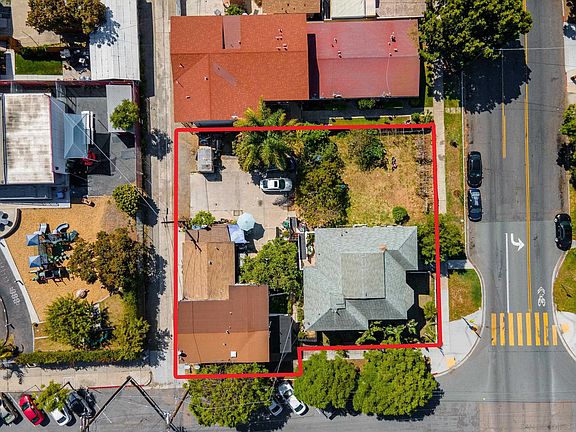 5th image of 420-22 E 9th St