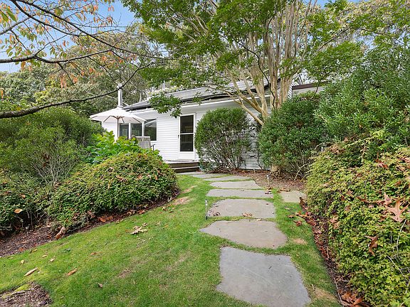 5th image of 41 Houston Dr