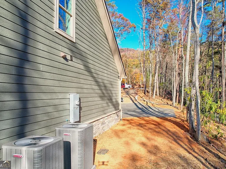 76 Hatch Dr — Photo 37