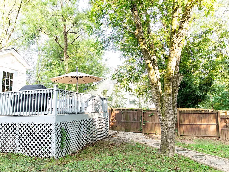 105 Harrington Ave — Photo 26