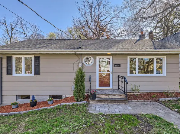 1918 Mahtomedi Ave, Saint Paul, MN 55115