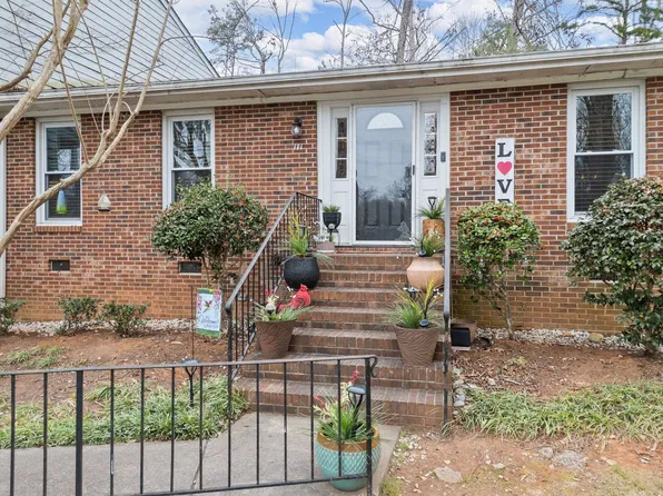 111 Birch Grv, Spartanburg, SC 29307
