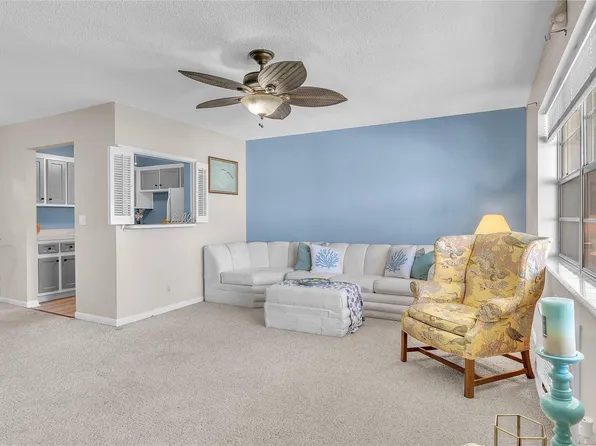 200 Horizons #203, Boynton Beach, FL 33435