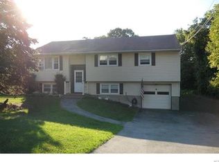 14 Hawthorne Dr, Monroe, NY 10950