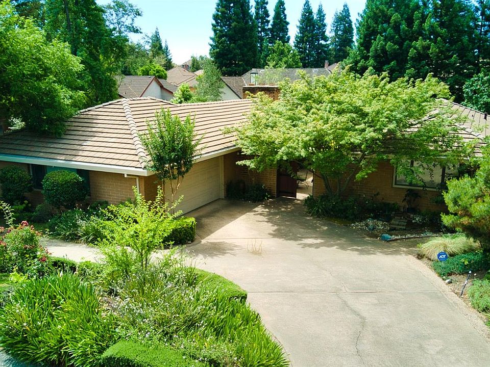 1st image of 100 Grey Canyon Dr