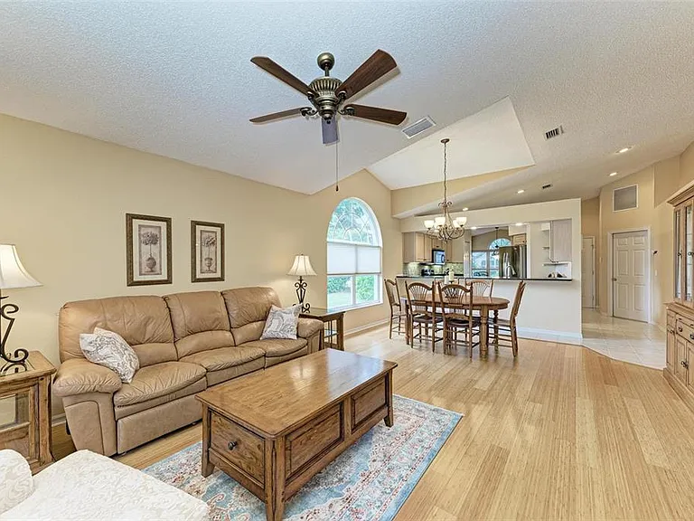 4936 Linsey Ct — Photo 10