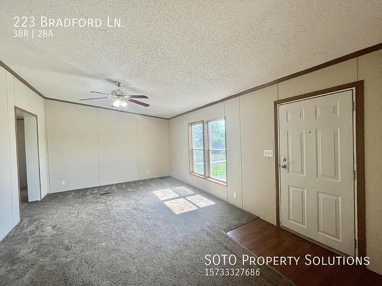 223 Bradford Ln — Photo 25