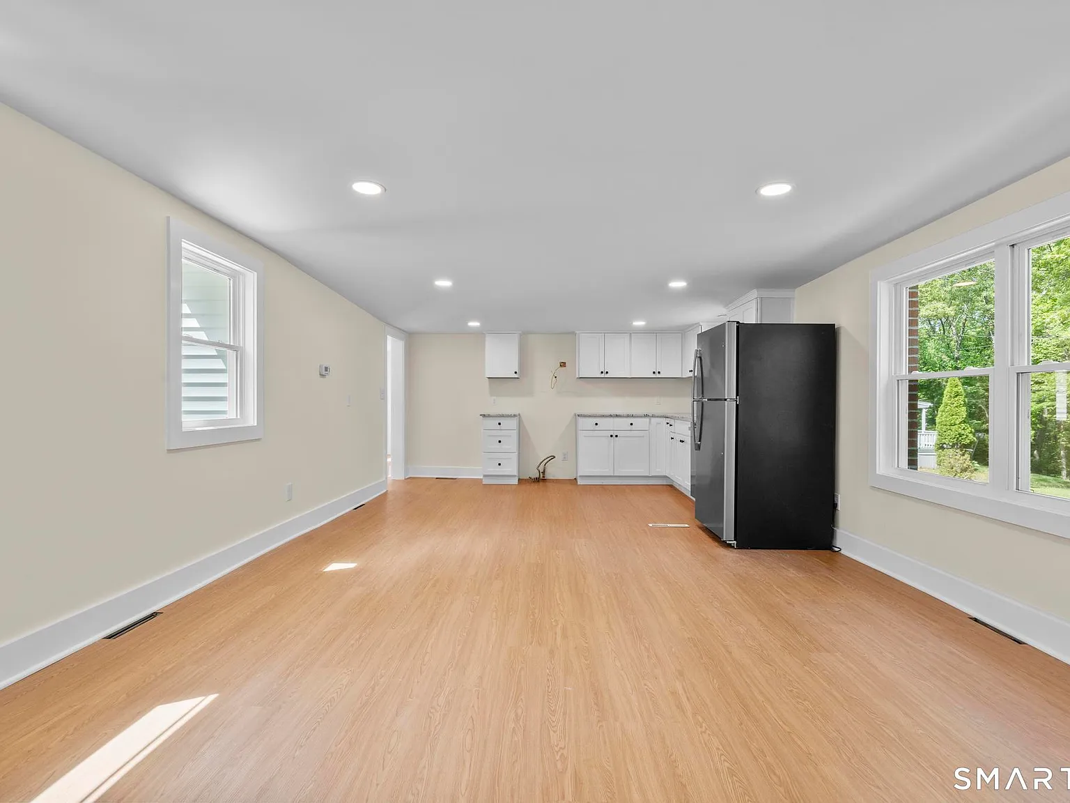 3 bed, 1.0 bath, 1117 sqft, $2,800 — Photo 3