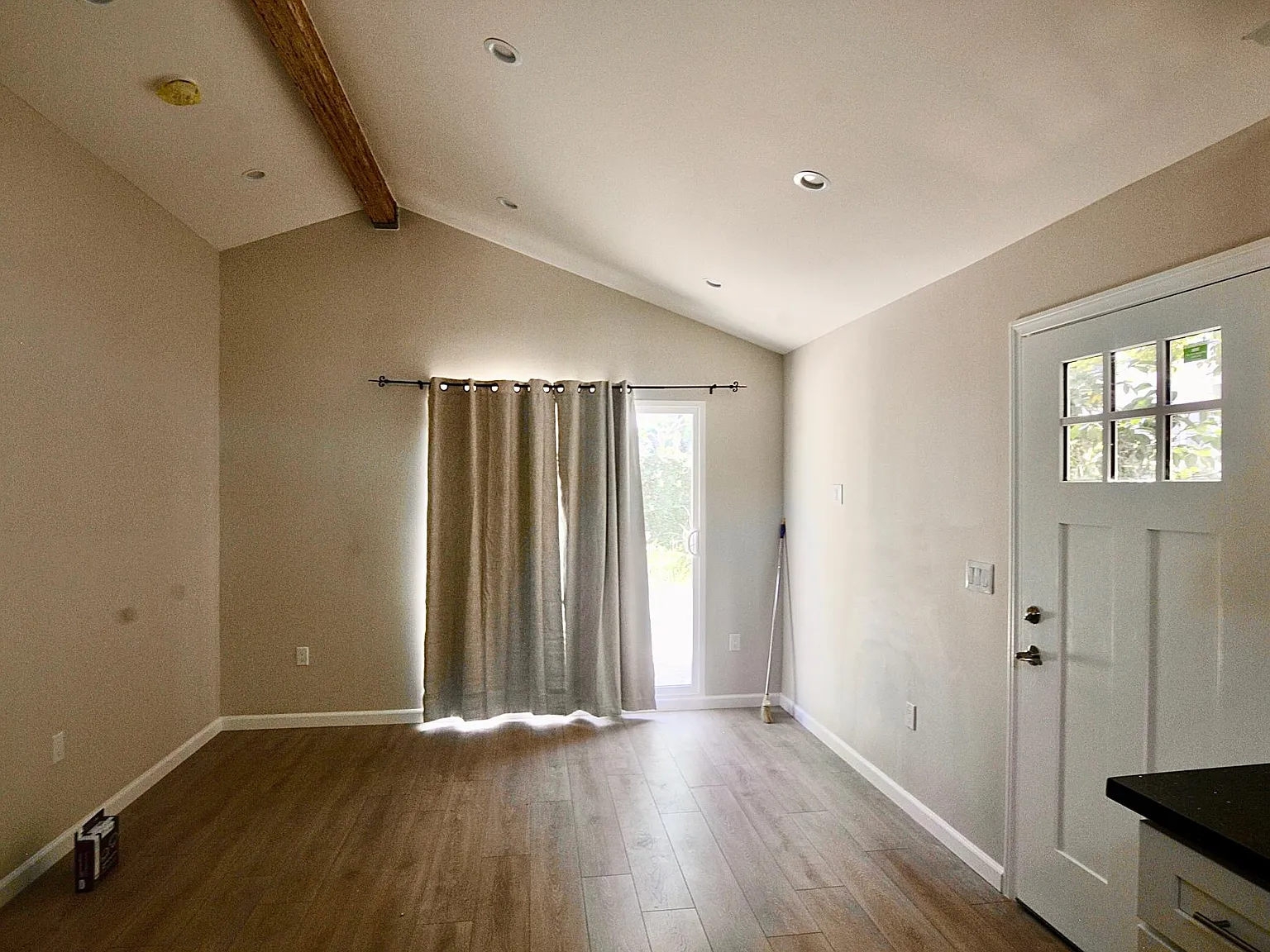 1 bed, 475 sqft, $2,650 — Photo 2