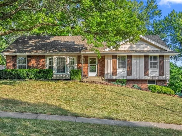 6807 NW Birch Ln, Kansas City, MO 64151