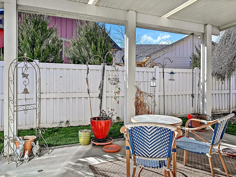 9745 W Sleepy Hollow Ln — Photo 16