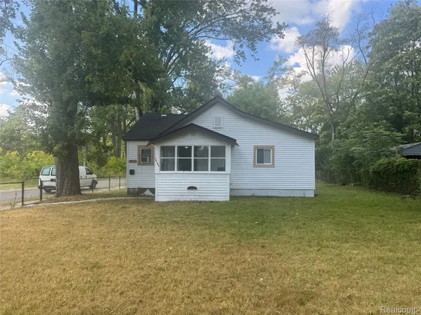 18103 Kentfield St, Detroit, MI 48219