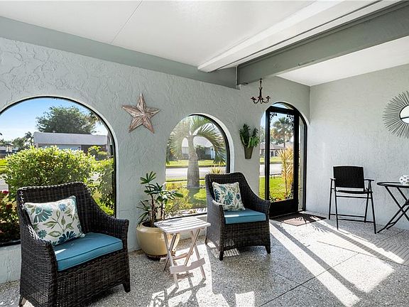 3rd image of 1005 Charlemagne Blvd