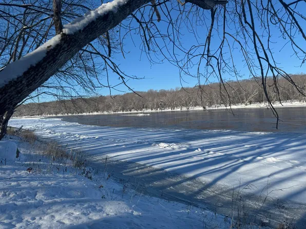 154 US-2, Winn, ME 04451