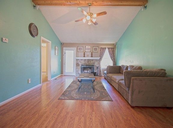 4th image of 511 Southlake Dr