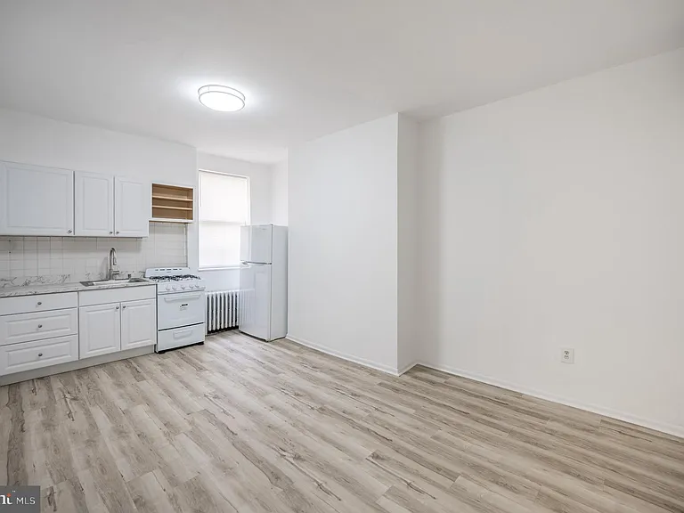 625 10th St #2F — Photo 1