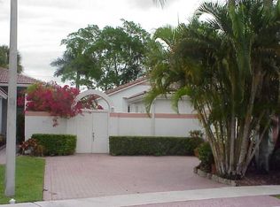 1081 Bel Aire Dr E, Pembroke Pines, FL 33027