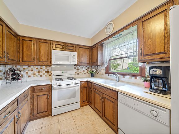 5th image of 530 Williams Dr
