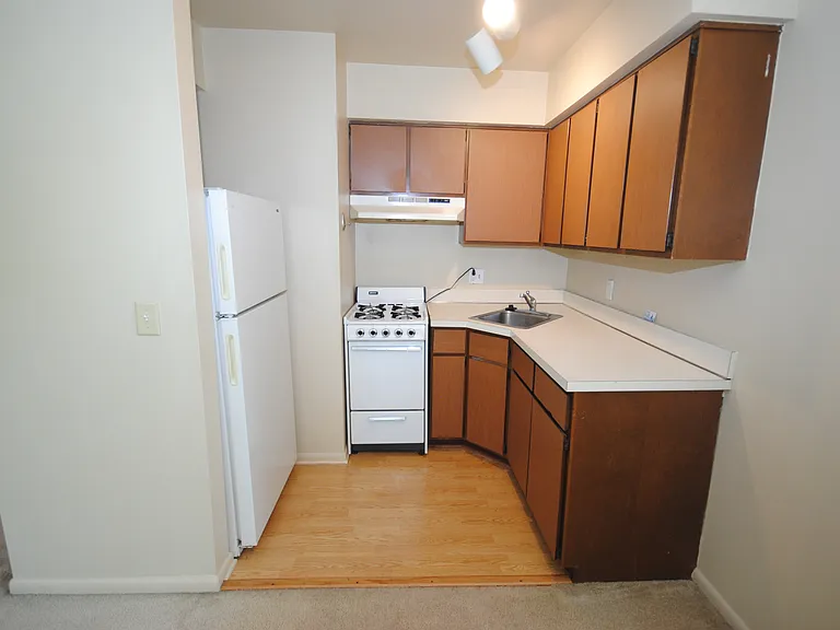 512 N Ashley St — Photo 12