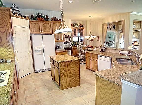 3rd image of 315 Lakewood Dr
