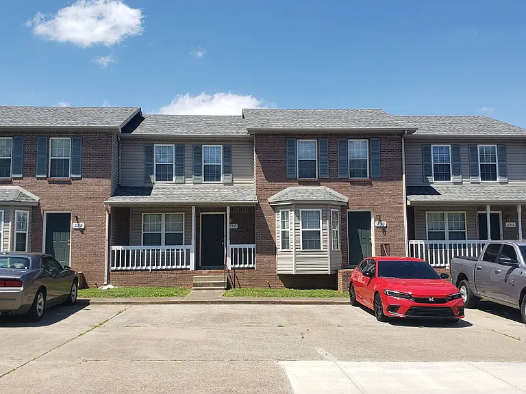 235 State Line Rd — Photo 1