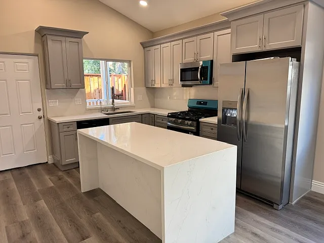 4048 Rockford Dr — Photo 5