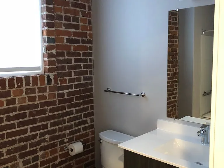 1509 E Superior St — Photo 20