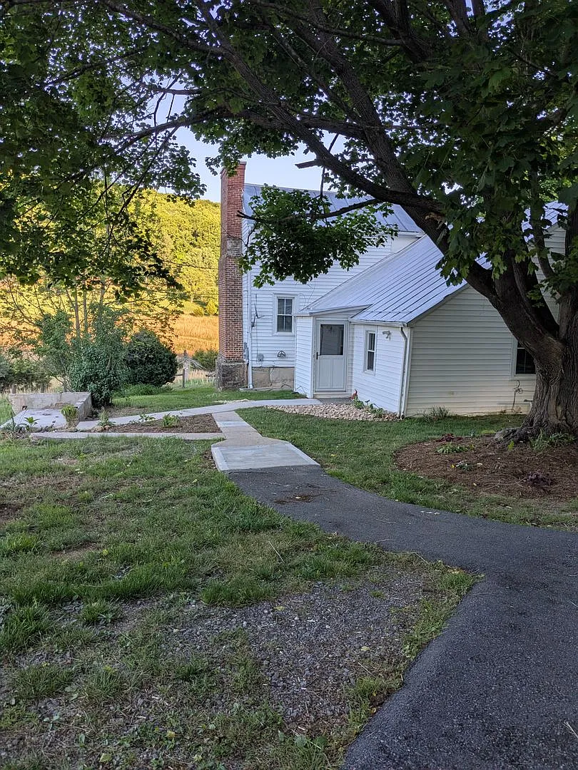 Building Photo - 613 Union Run