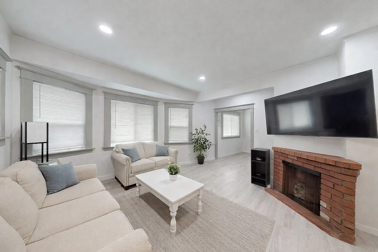 3 bed, 1517 sqft, $2,600 — Photo 4