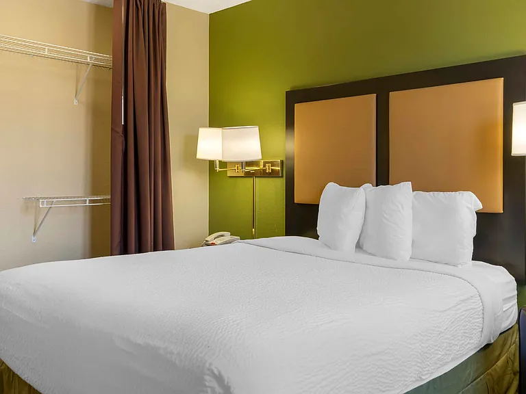 Studio Suite - 1 Queen Bed